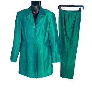 Not for sale JULIANA COLLEZIONE 2PCS woman’s vintage Kelly green coat & pants, 6